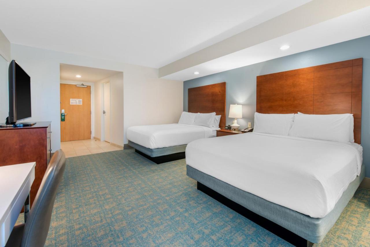 Standard Queen Room with Two Queen Beds and Pool View